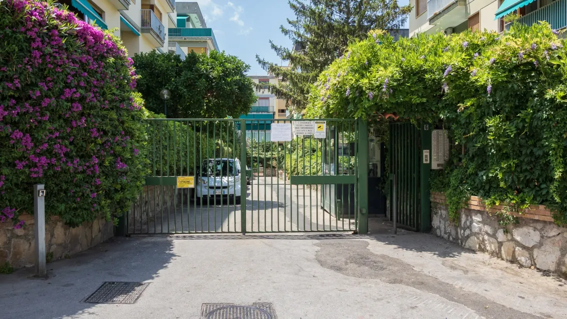 Azzurro Park Suites-24 25