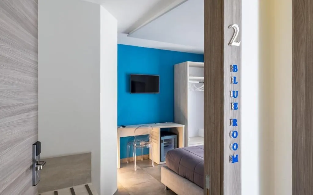 Sorrento Orange Suites-1 2