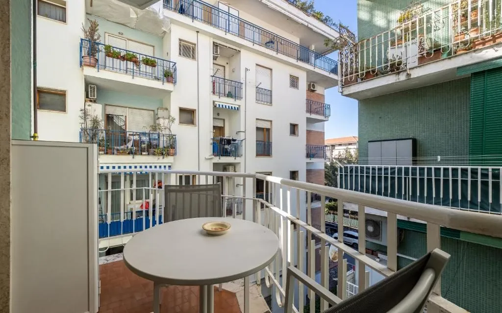 Sorrento Orange Suites-15 16