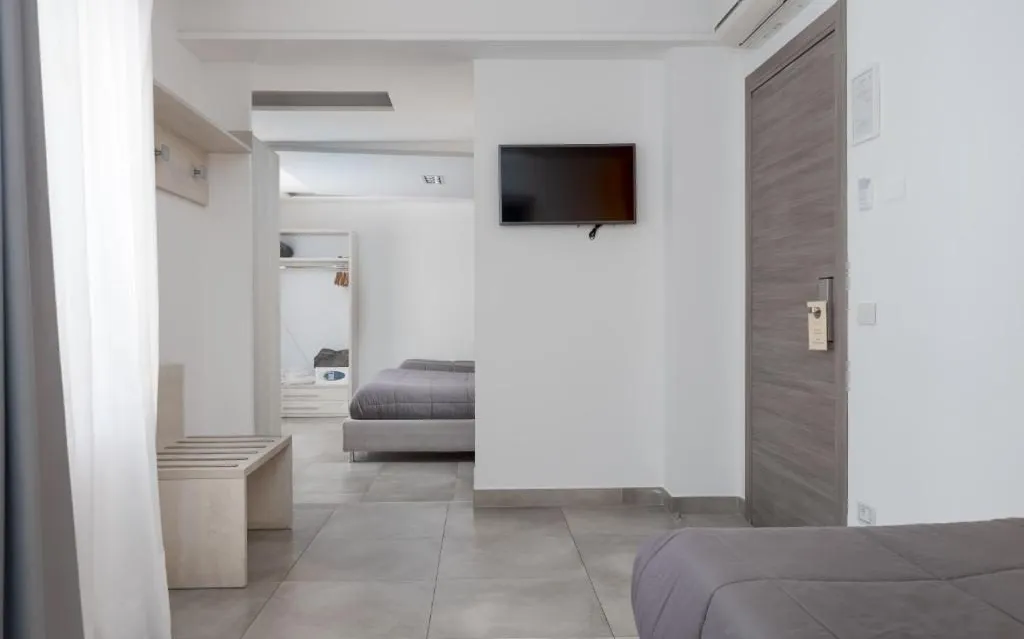 Sorrento Orange Suites-9 10
